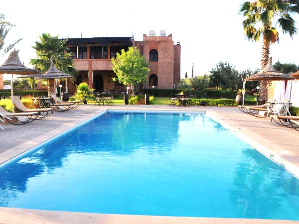 Riad mhidou à marrakech avec piscine